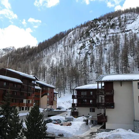 4 Pers Avec Balcon, Parking Couvert à - Fr-1-694-237 Appartement